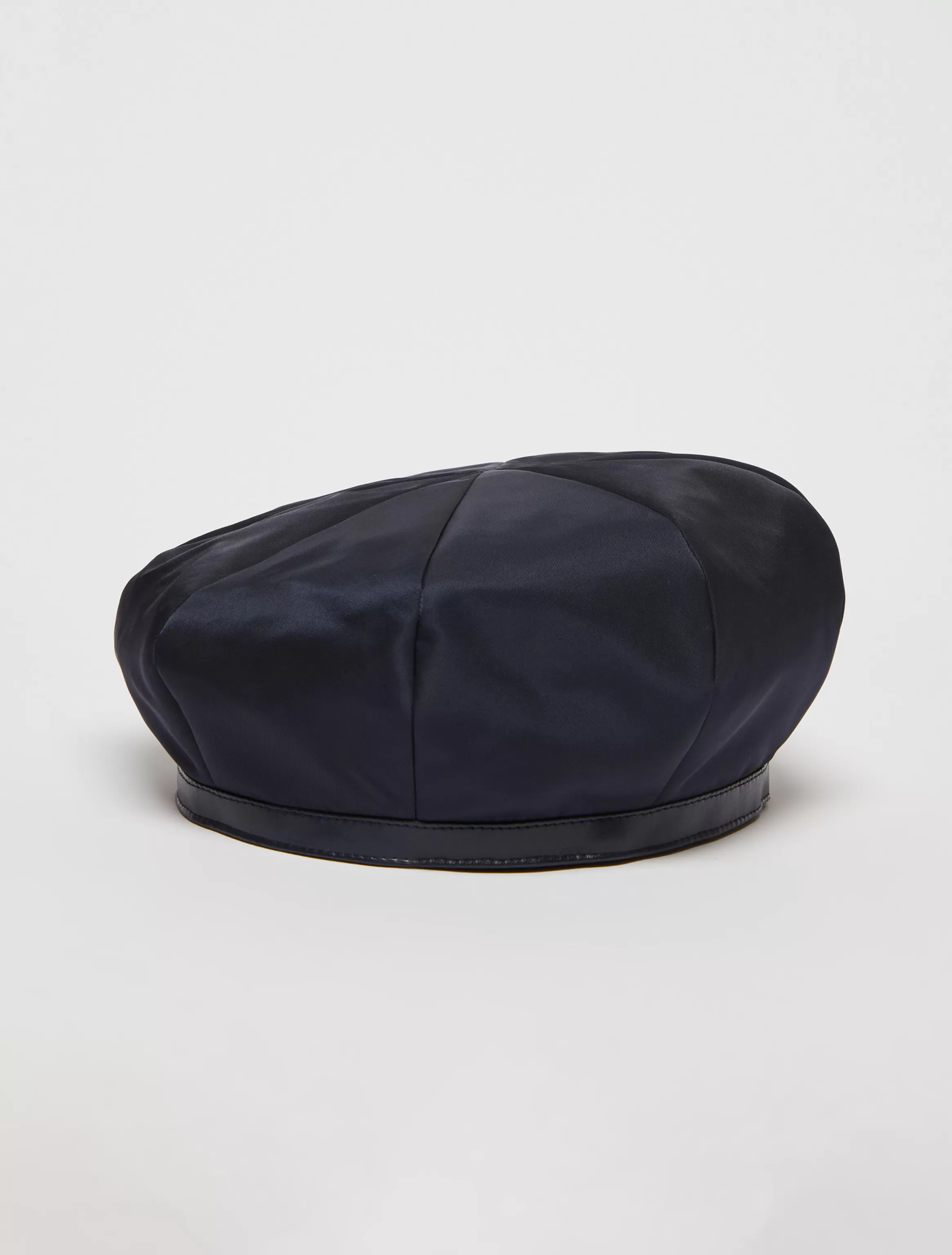 Satin beret*Max&Co Cheap