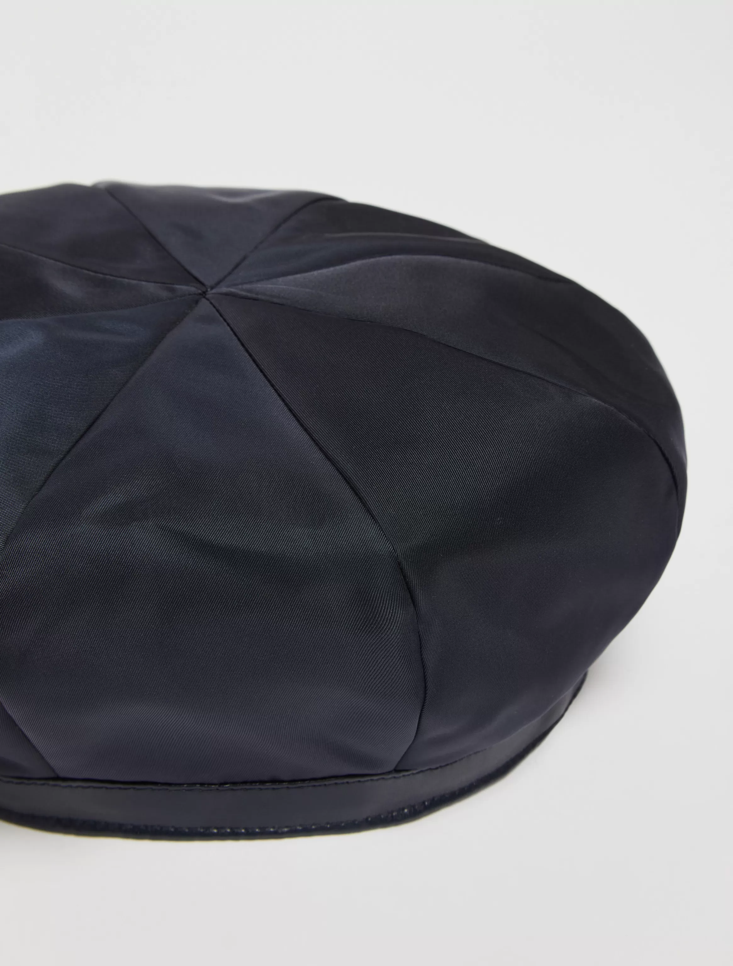 Satin beret*Max&Co Cheap