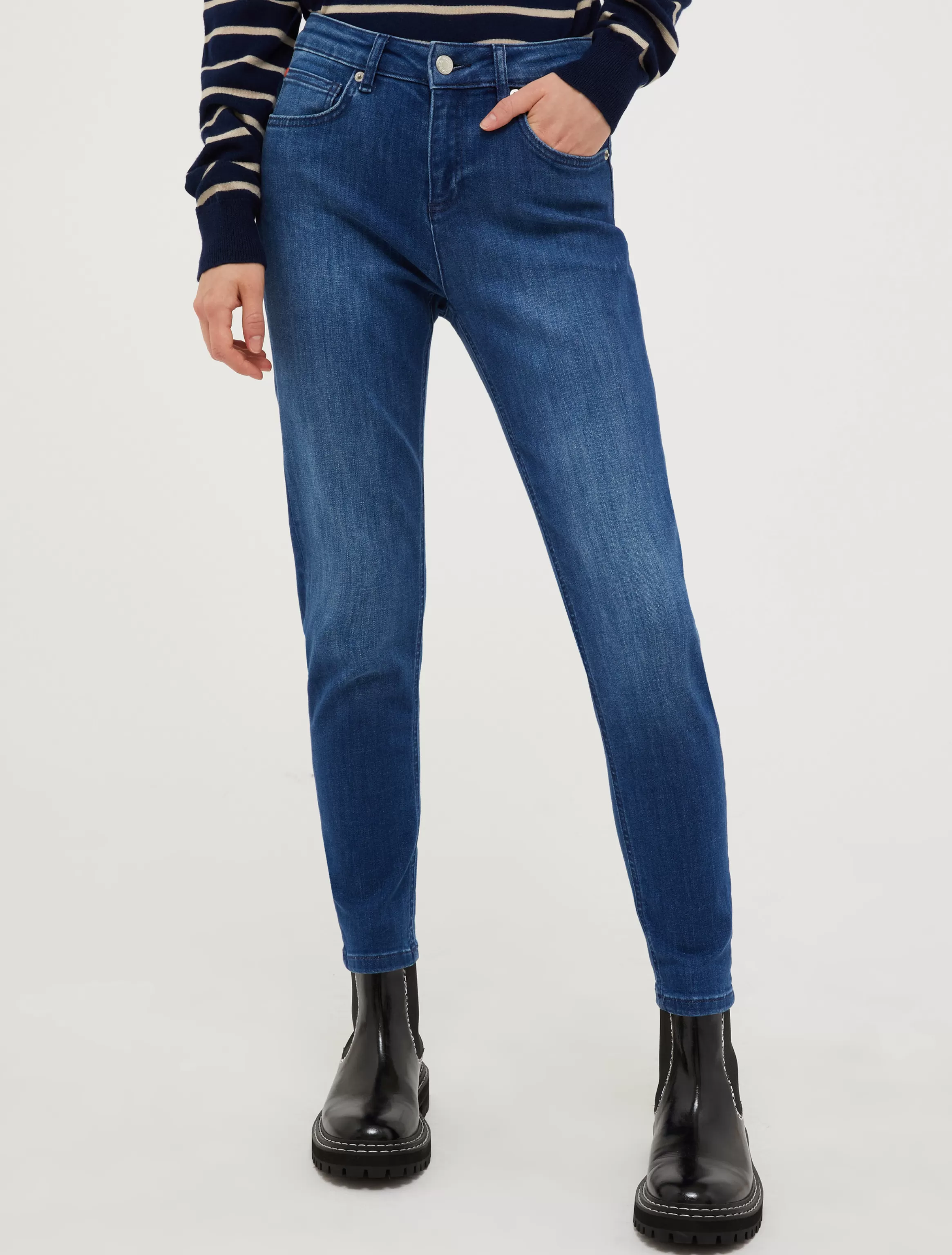 Super slim-fit tapered jeans*Max&Co Online